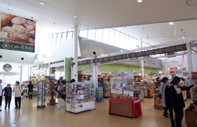 サービスエリア　内装工事