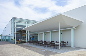 サービスエリア　テラス工事の写真